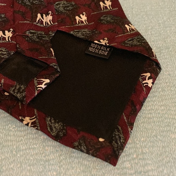 Big Dogs Classic Silk Tie Jacquard Foulard St Bernard Trees Burgundy & Green - Picture 4 of 6